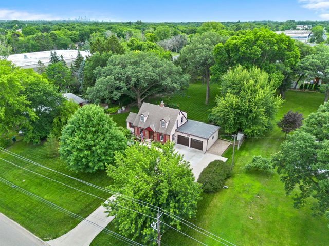 7613 49th Avenue N, New Hope, MN 55428