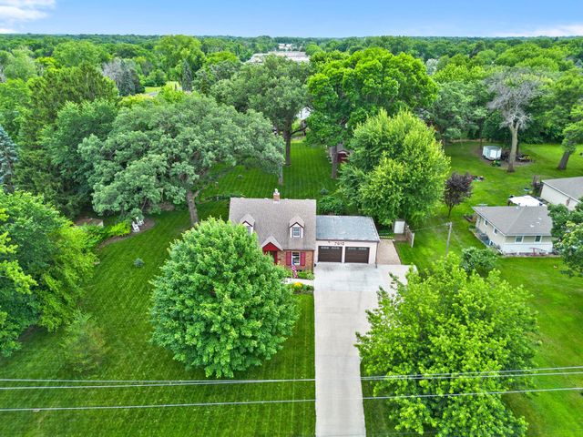 7613 49th Avenue N, New Hope, MN 55428