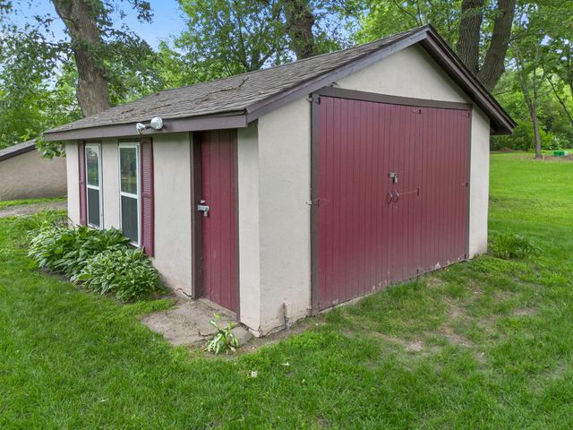 7613 49th Avenue N, New Hope, MN 55428