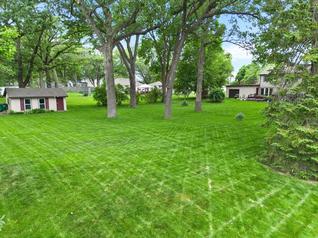 7613 49th Avenue N, New Hope, MN 55428