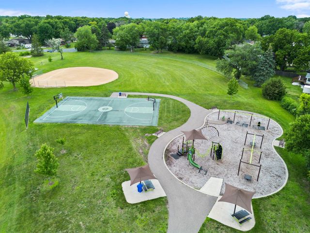 7613 49th Avenue N, New Hope, MN 55428