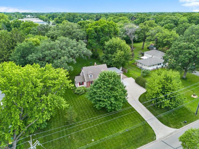 7613 49th Avenue N, New Hope, MN 55428