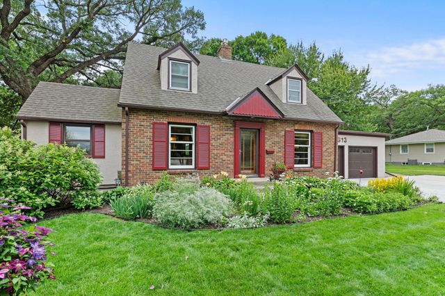 7613 49th Avenue N, New Hope, MN 55428
