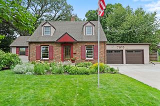 7613 49th Avenue N, New Hope, MN 55428