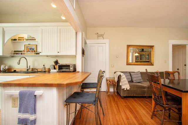 282 South Main Street, Peacham, VT 05862