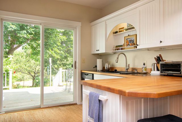 282 South Main Street, Peacham, VT 05862