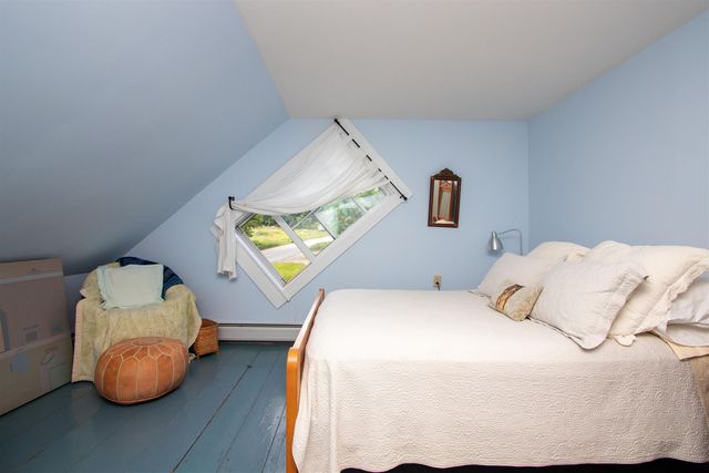 282 South Main Street, Peacham, VT 05862