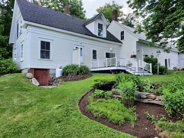 282 South Main Street, Peacham, VT 05862