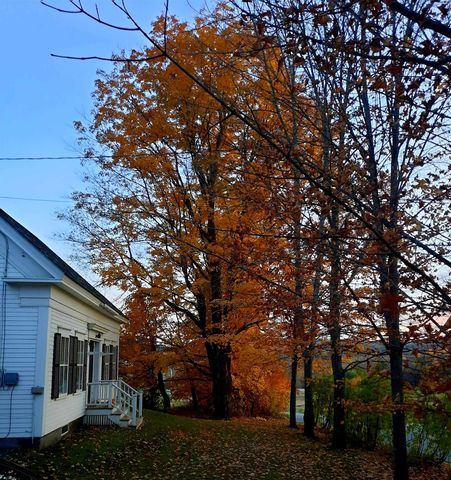 282 South Main Street, Peacham, VT 05862