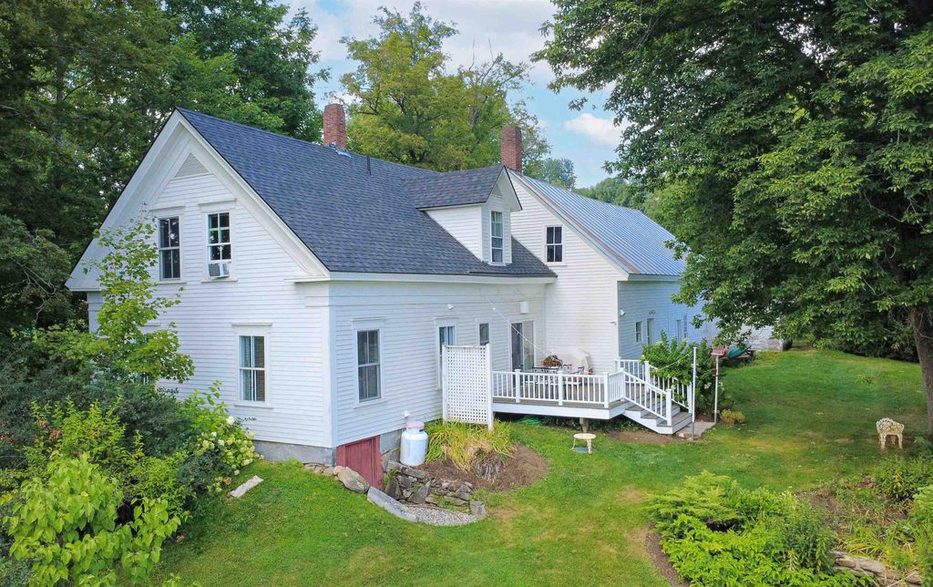 282 South Main Street, Peacham, VT 05862
