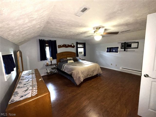12096 Baumhart Road, Amherst, OH 44001