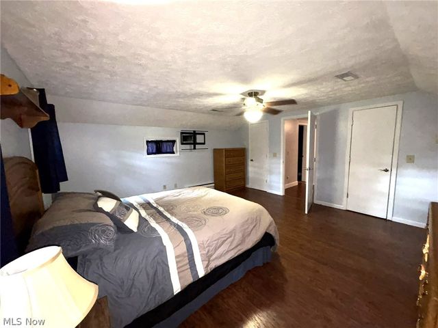 12096 Baumhart Road, Amherst, OH 44001