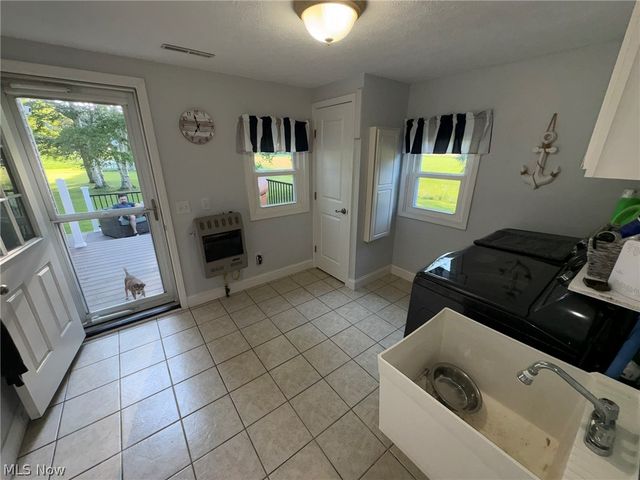 12096 Baumhart Road, Amherst, OH 44001