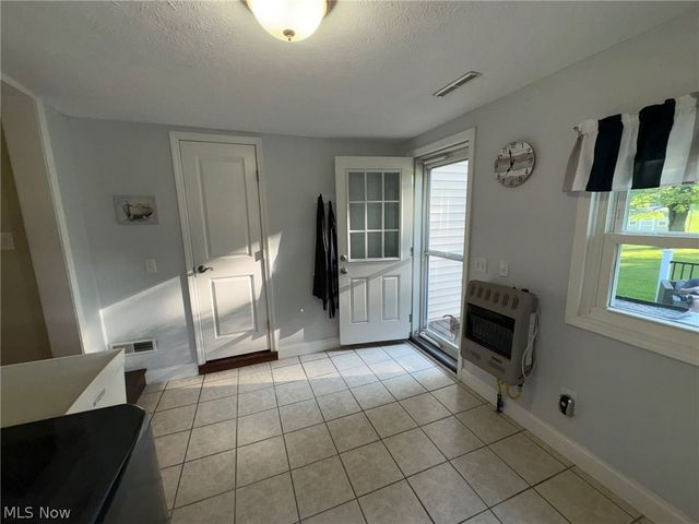 12096 Baumhart Road, Amherst, OH 44001