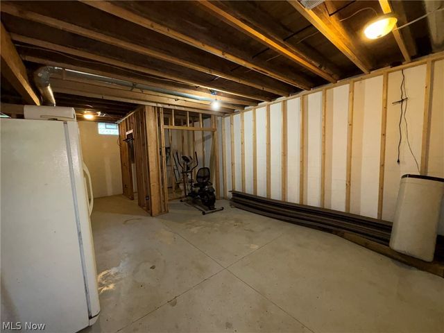 12096 Baumhart Road, Amherst, OH 44001