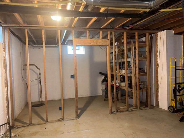 12096 Baumhart Road, Amherst, OH 44001