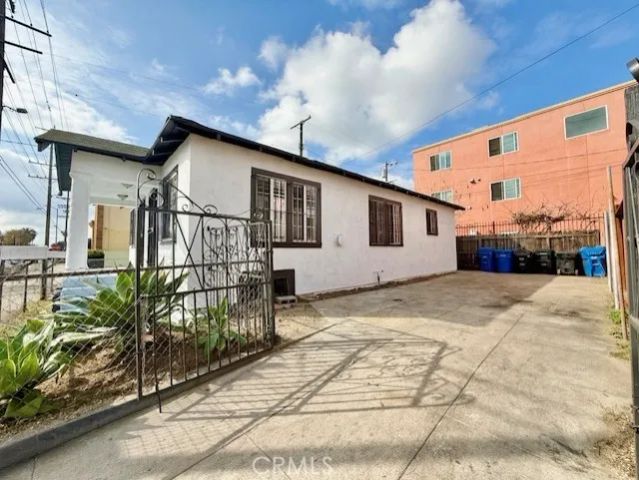 2411 Griffith Avenue, Los Angeles, CA 90011