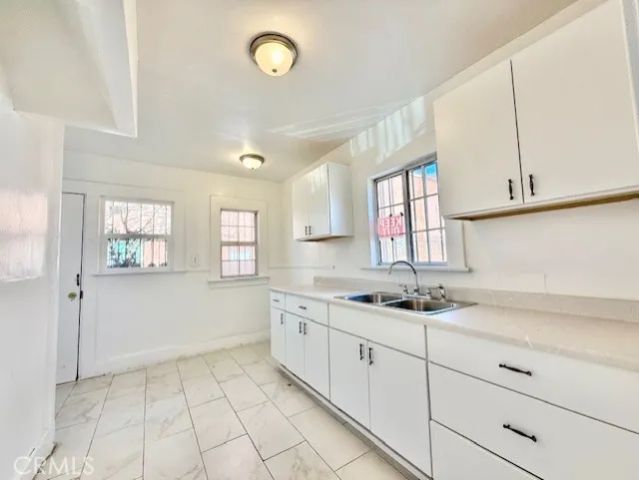 2411 Griffith Avenue, Los Angeles, CA 90011