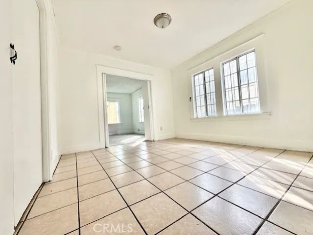 2411 Griffith Avenue, Los Angeles, CA 90011