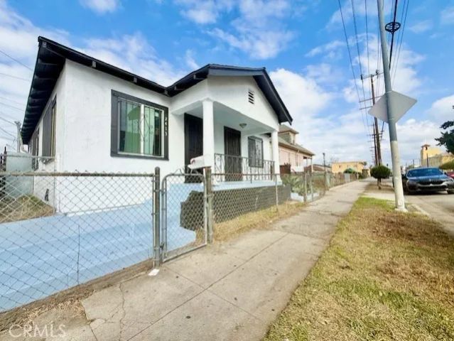 2411 Griffith Avenue, Los Angeles, CA 90011