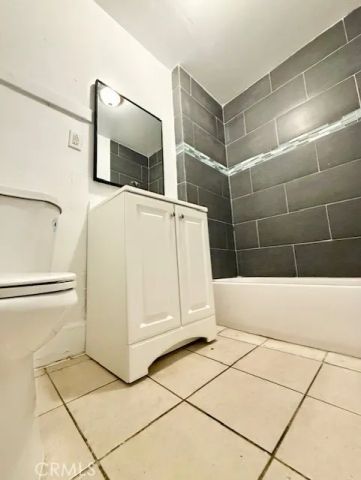 2411 Griffith Avenue, Los Angeles, CA 90011