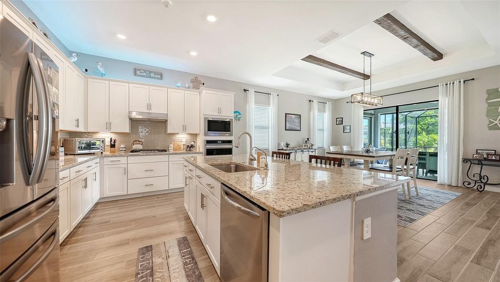 Image 18 of property listing at 4915 SPARKLING SEA LANE, Bradenton, FL 34211