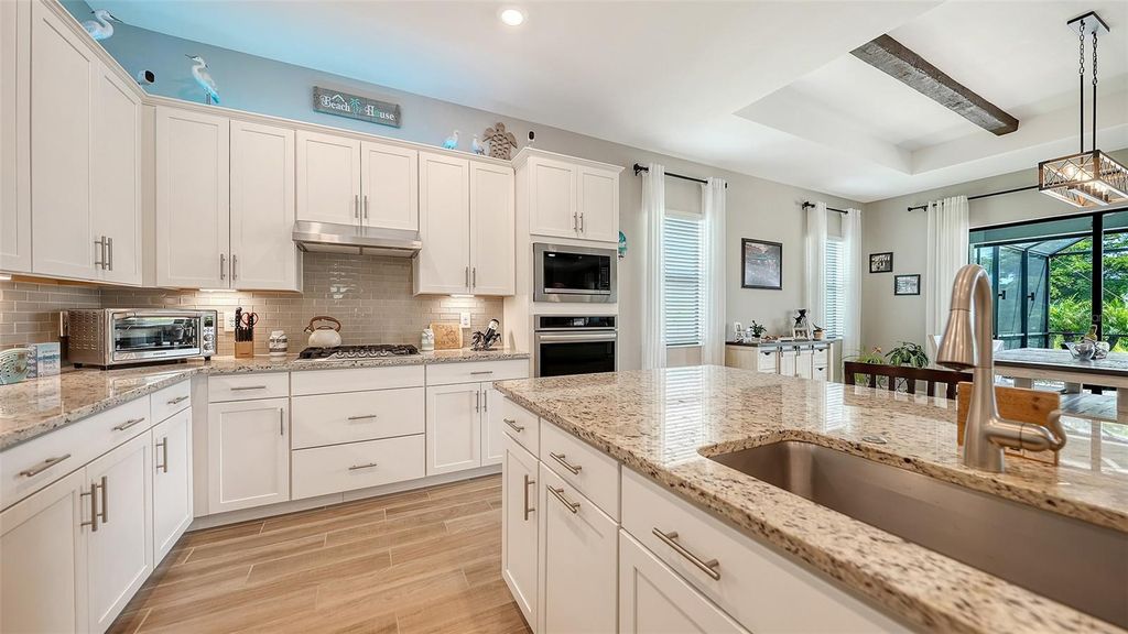 Image 19 of property listing at 4915 SPARKLING SEA LANE, Bradenton, FL 34211