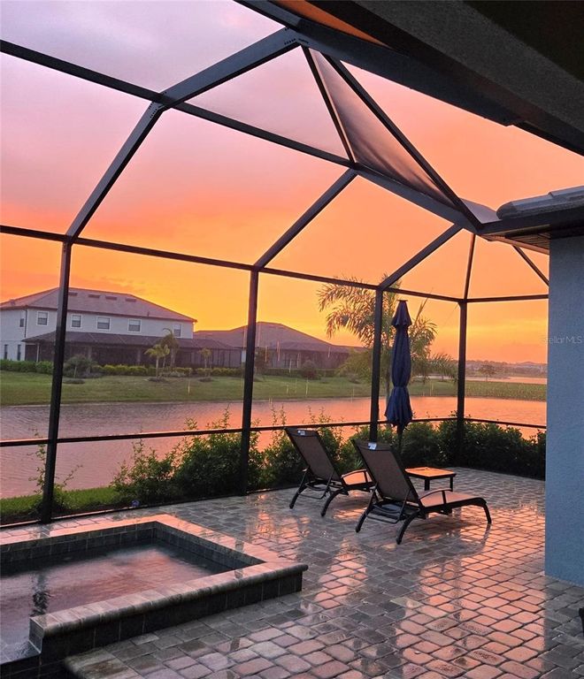 Image 3 of property listing at 4915 SPARKLING SEA LANE, Bradenton, FL 34211