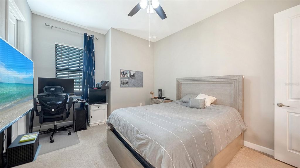 Image 31 of property listing at 4915 SPARKLING SEA LANE, Bradenton, FL 34211