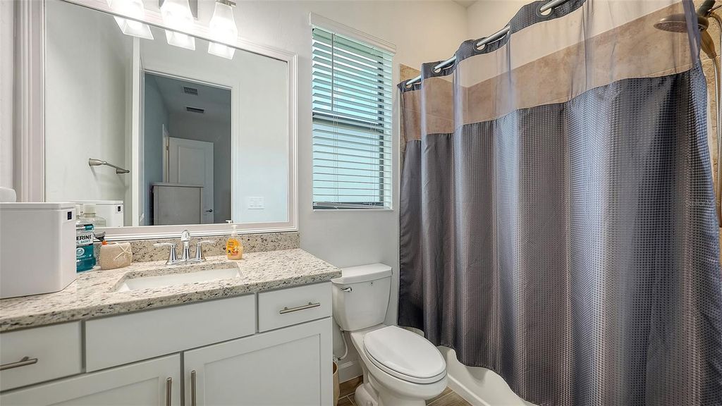 Image 33 of property listing at 4915 SPARKLING SEA LANE, Bradenton, FL 34211