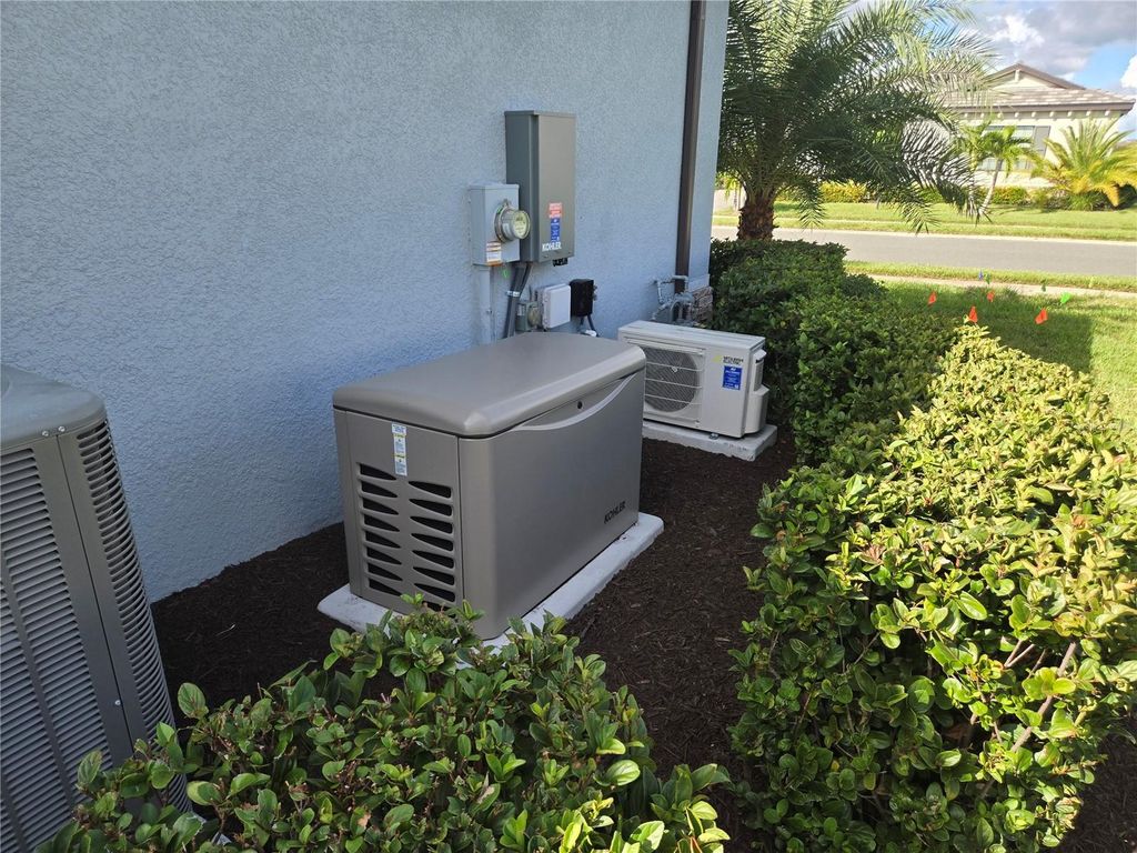 Image 37 of property listing at 4915 SPARKLING SEA LANE, Bradenton, FL 34211