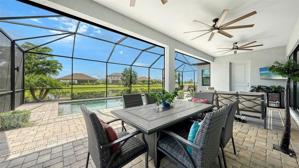 Image 39 of property listing at 4915 SPARKLING SEA LANE, Bradenton, FL 34211