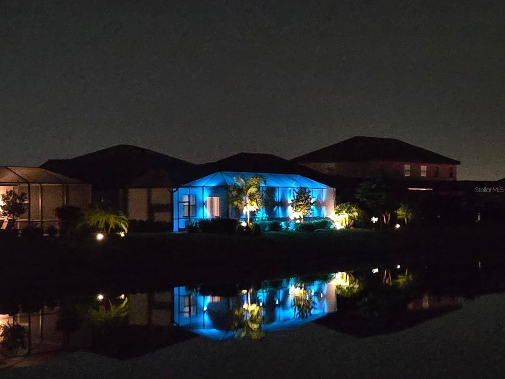 Image 5 of property listing at 4915 SPARKLING SEA LANE, Bradenton, FL 34211