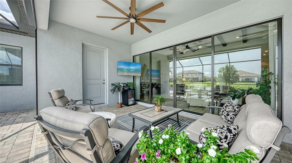 Image 43 of property listing at 4915 SPARKLING SEA LANE, Bradenton, FL 34211