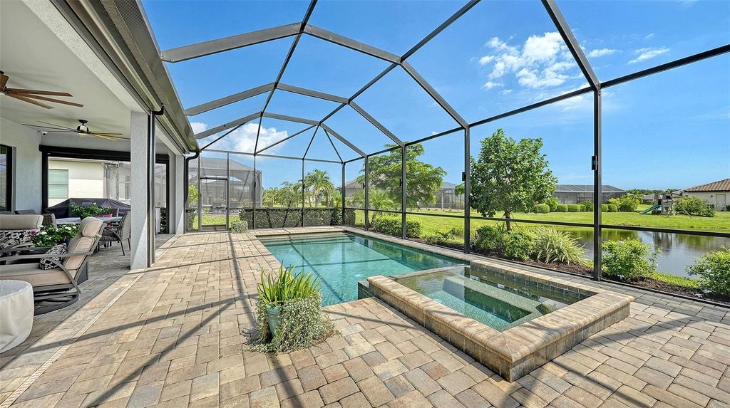 Image 47 of property listing at 4915 SPARKLING SEA LANE, Bradenton, FL 34211