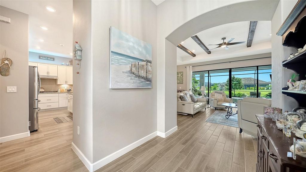 Image 9 of property listing at 4915 SPARKLING SEA LANE, Bradenton, FL 34211