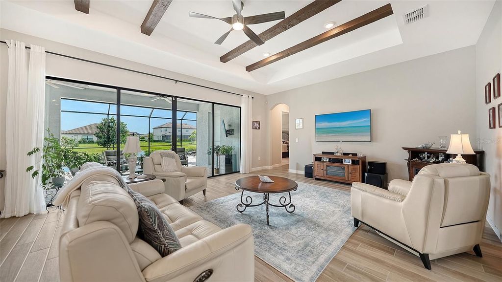 Image 10 of property listing at 4915 SPARKLING SEA LANE, Bradenton, FL 34211