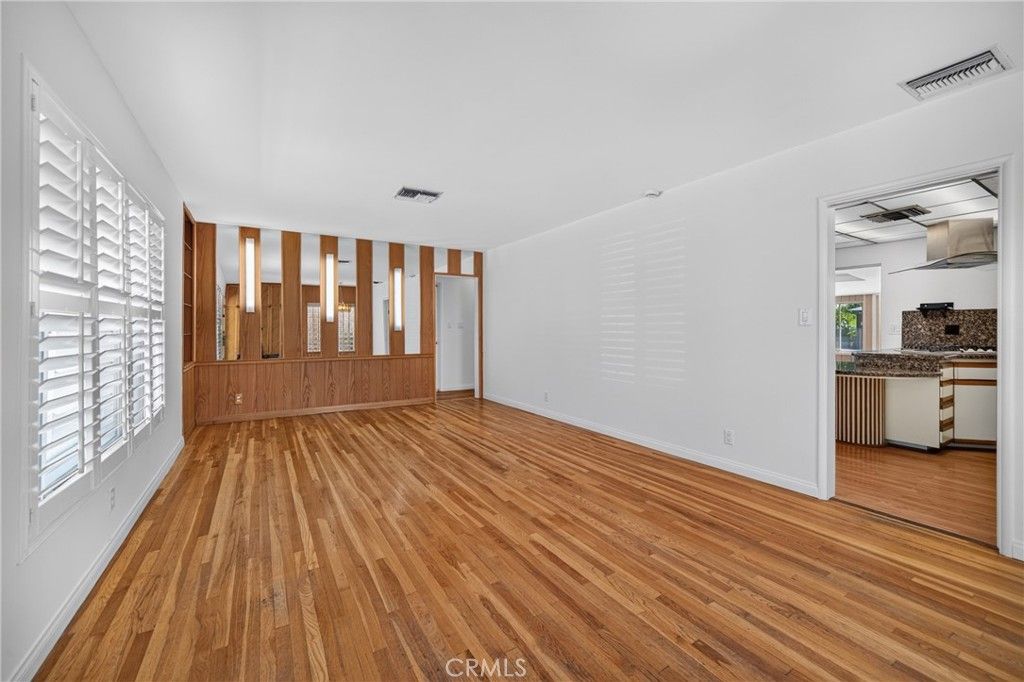 17640 Kittridge Street, Lake Balboa, CA 91406 — photo 4