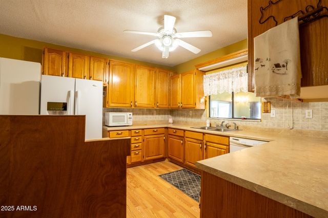 18870 E Mechling Drive, Black Canyon City, AZ 85324