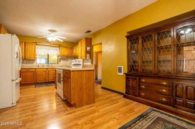 18870 E Mechling Drive, Black Canyon City, AZ 85324