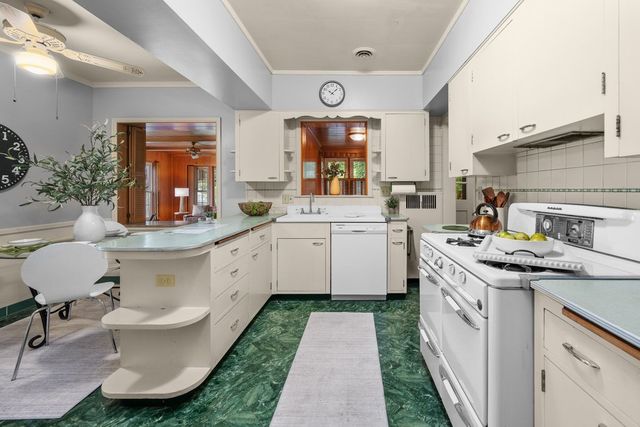 2601 12th Street, Moline, IL 61265
