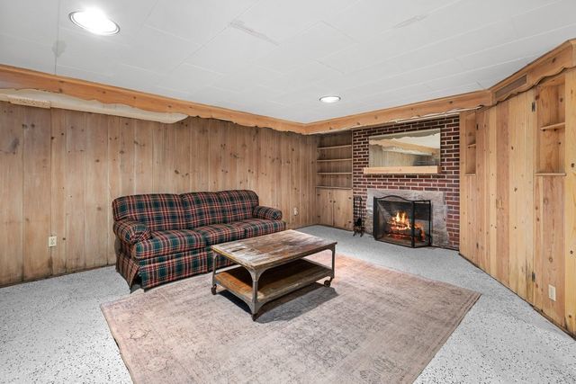 2601 12th Street, Moline, IL 61265
