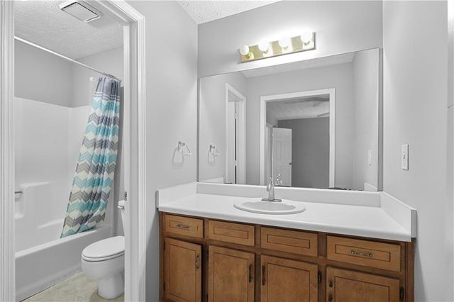 1887 Mcelvaney Lane, Lawrenceville, GA 30044