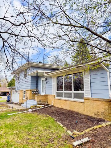 1014 Sunnyview Lane, Minnetonka, MN 55305