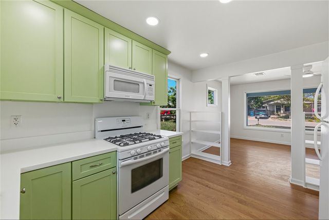 503 W Croslin ST, Austin, TX 78752