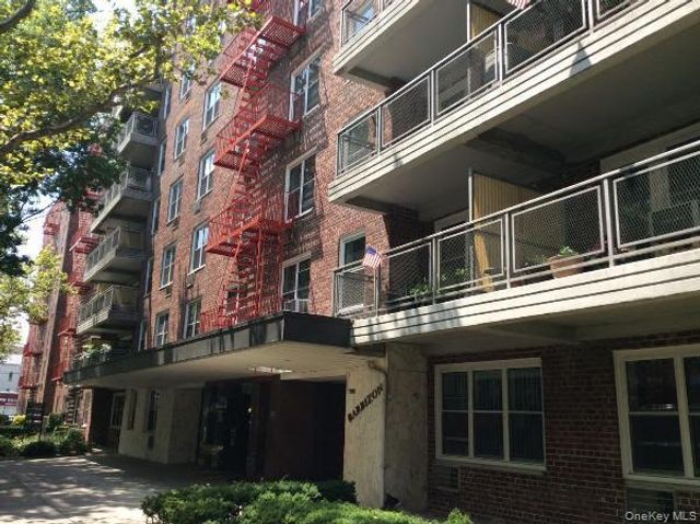 142-05 Roosevelt Avenue 331, Flushing, NY 11354