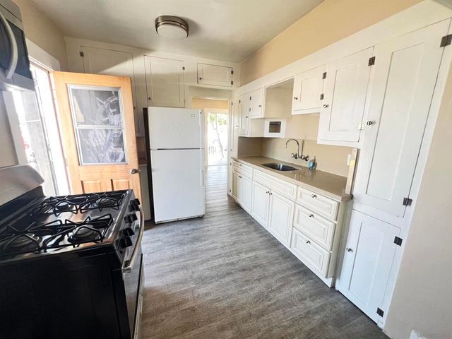 4060 Oakcrest, San Diego, CA 92105