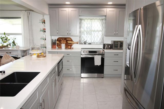 1511 Alfred Drive, Boynton Beach, FL 33426
