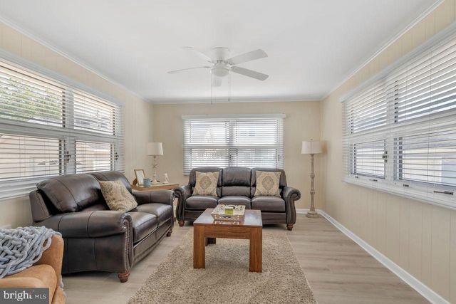 274 S 1ST ST, Surf City, NJ 08008