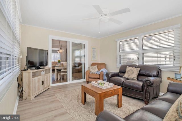 274 S 1ST ST, Surf City, NJ 08008